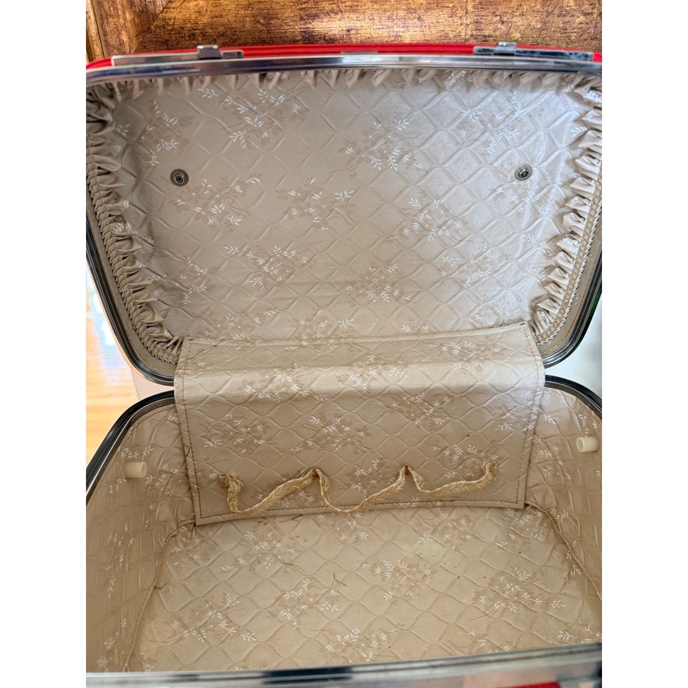 Vintage 1960s American Tourtister Tiara Red Train Case Vanity Makeup Case USA - Picture 5 of 12